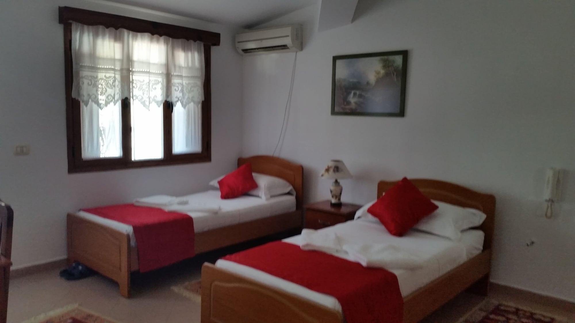 Hotel Berati Εξωτερικό φωτογραφία