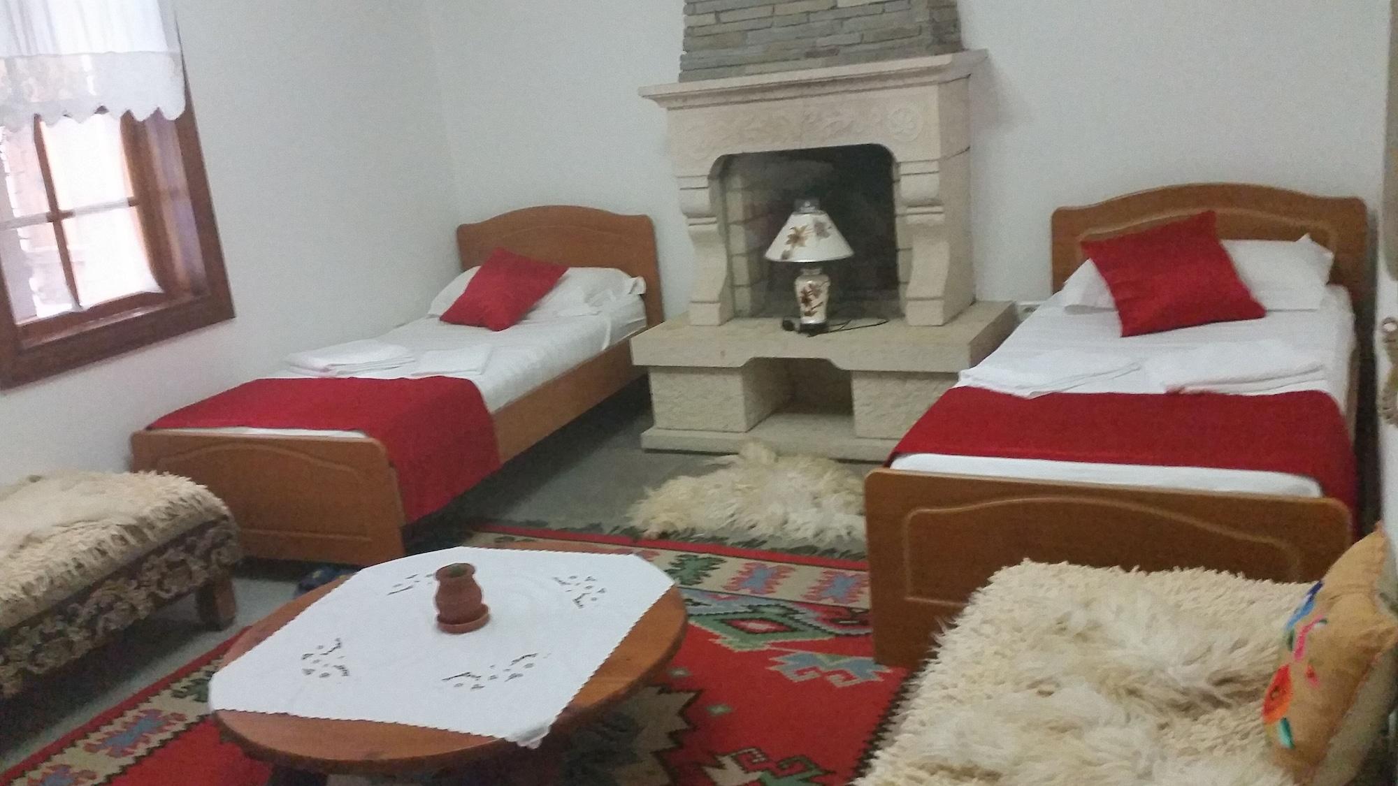 Hotel Berati Εξωτερικό φωτογραφία