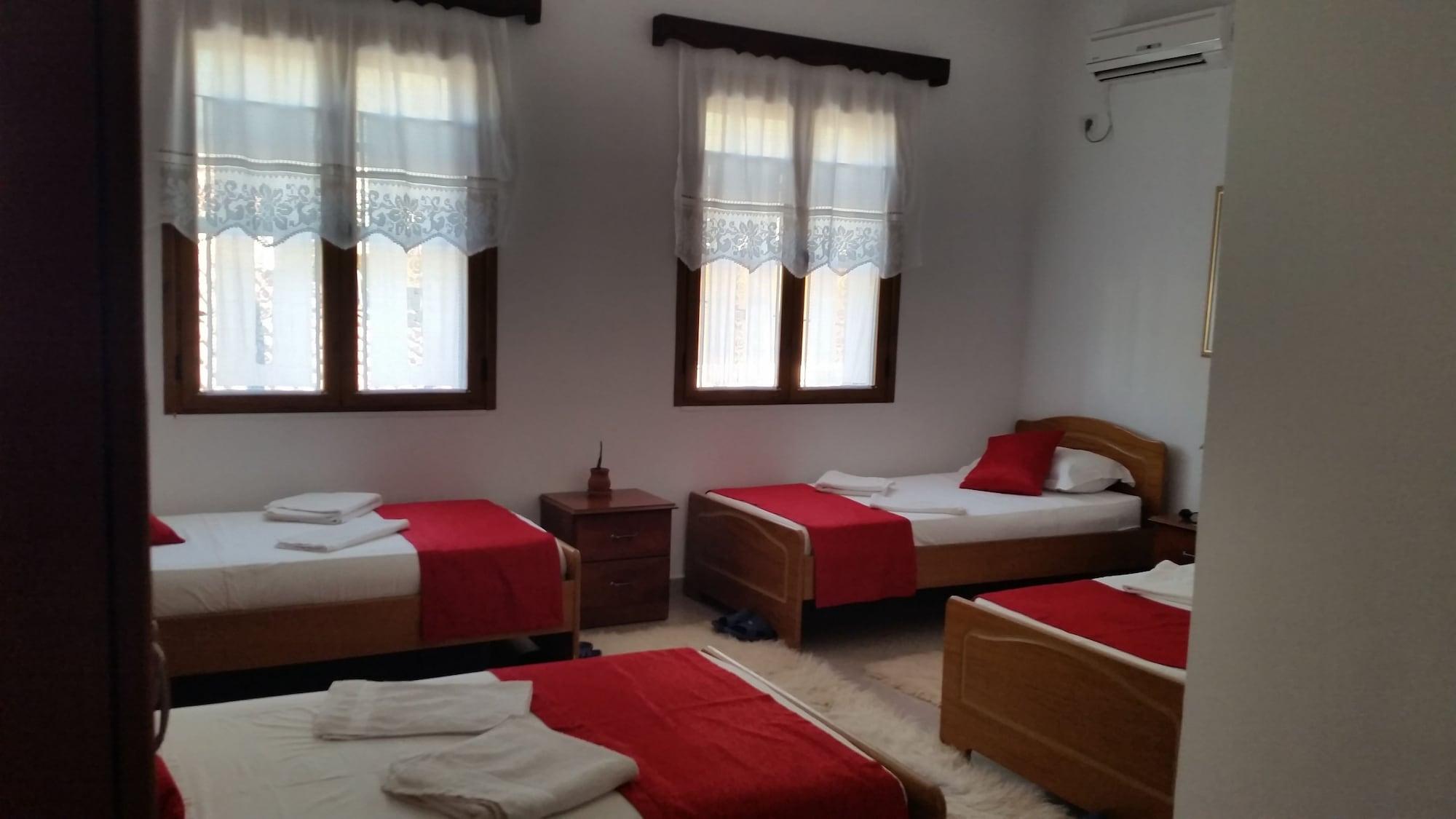 Hotel Berati Εξωτερικό φωτογραφία