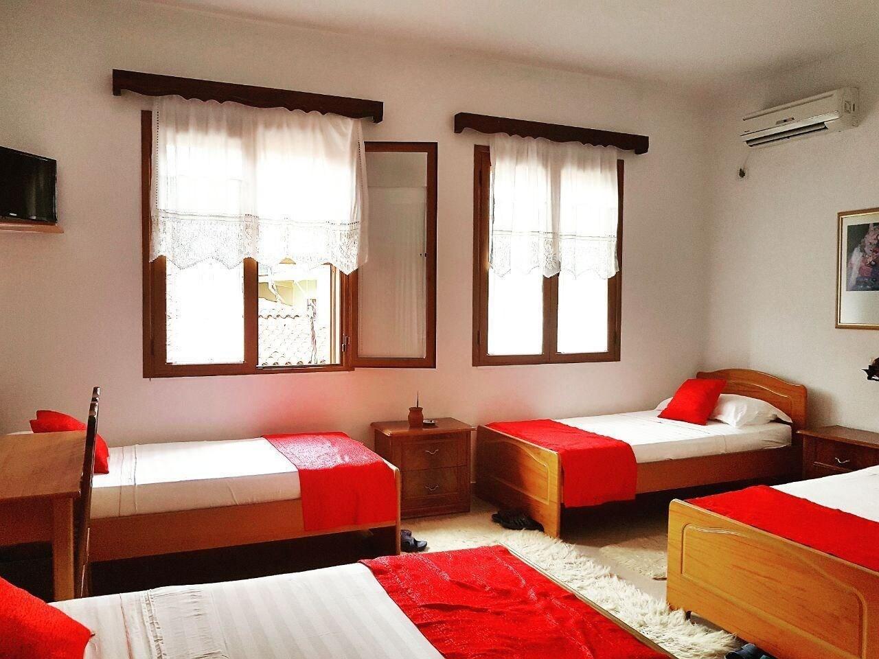 Hotel Berati Εξωτερικό φωτογραφία