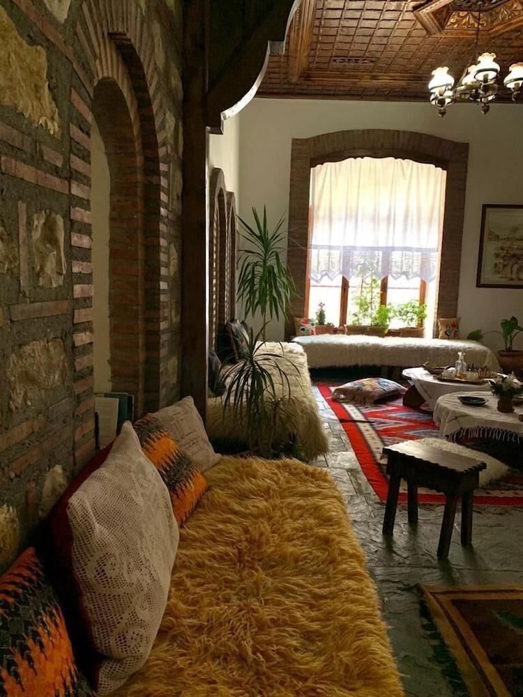 Hotel Berati Εξωτερικό φωτογραφία