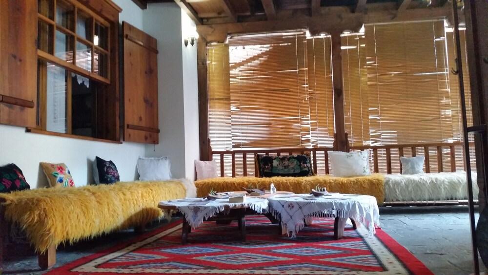 Hotel Berati Εξωτερικό φωτογραφία