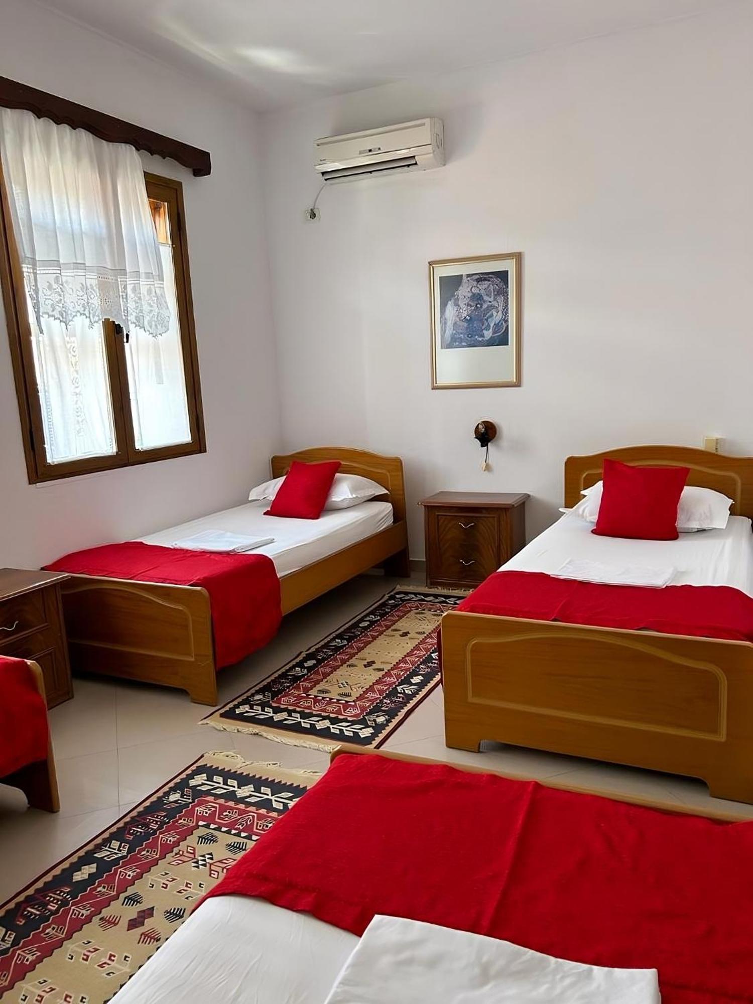 Hotel Berati Εξωτερικό φωτογραφία