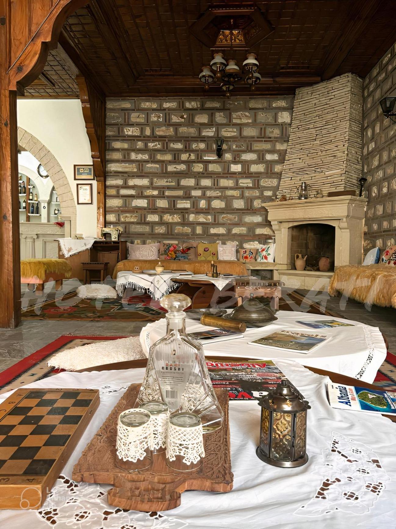 Hotel Berati Εξωτερικό φωτογραφία