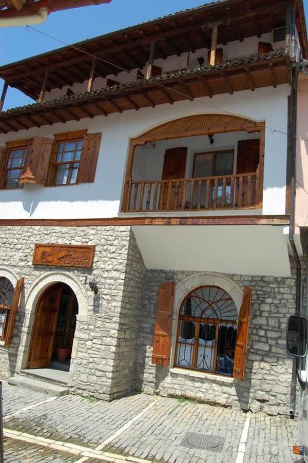 Hotel Berati Εξωτερικό φωτογραφία